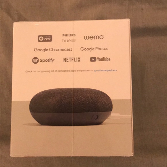 Google Home Mini - Picture 2 of 3